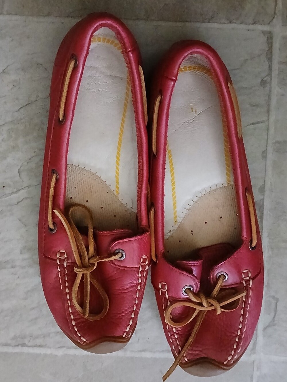 Keen Women's Red Leather Moccasin Boat Shoes with Lace Trim Size 10.5